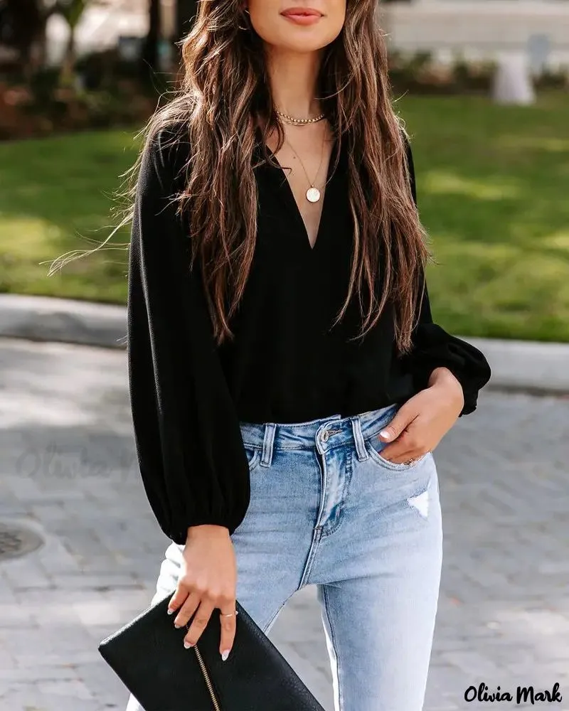 Deanwangkt - Frill Hem V-Neck Long Sleeve Top
