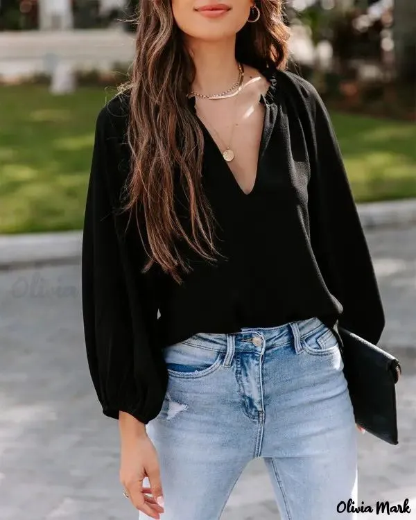 Deanwangkt - Frill Hem V-Neck Long Sleeve Top