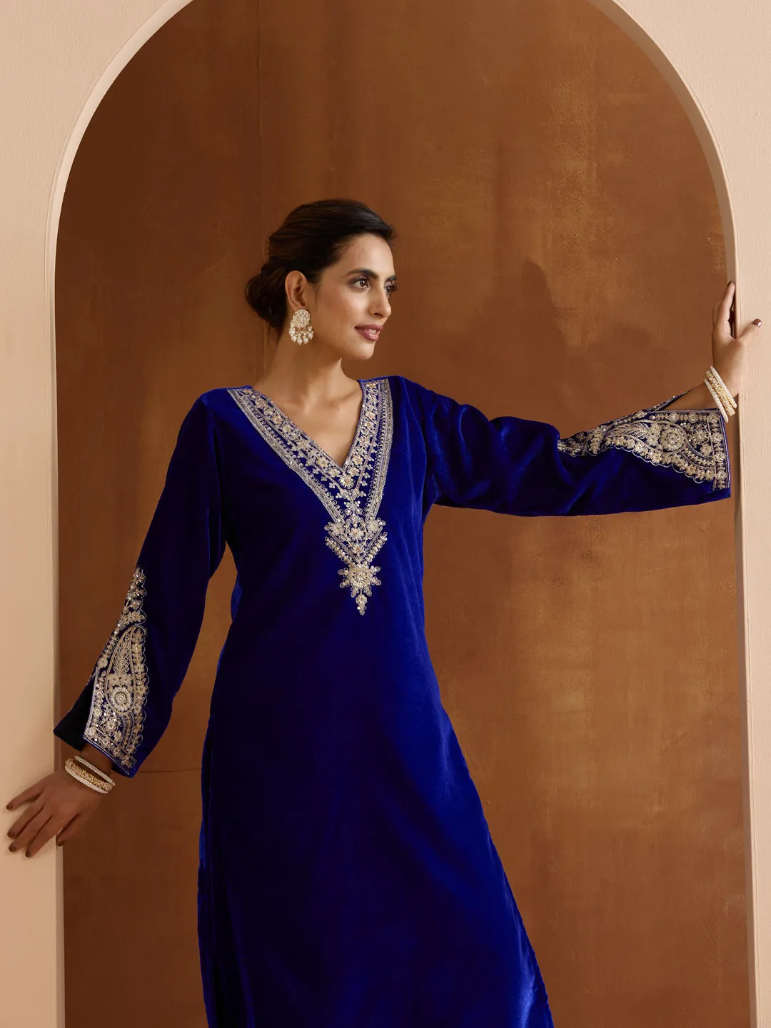 Ishin WOMEN Blue VELVET 2pcs kurta set