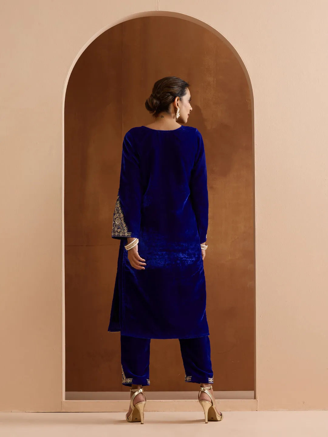 Ishin WOMEN Blue VELVET 2pcs kurta set