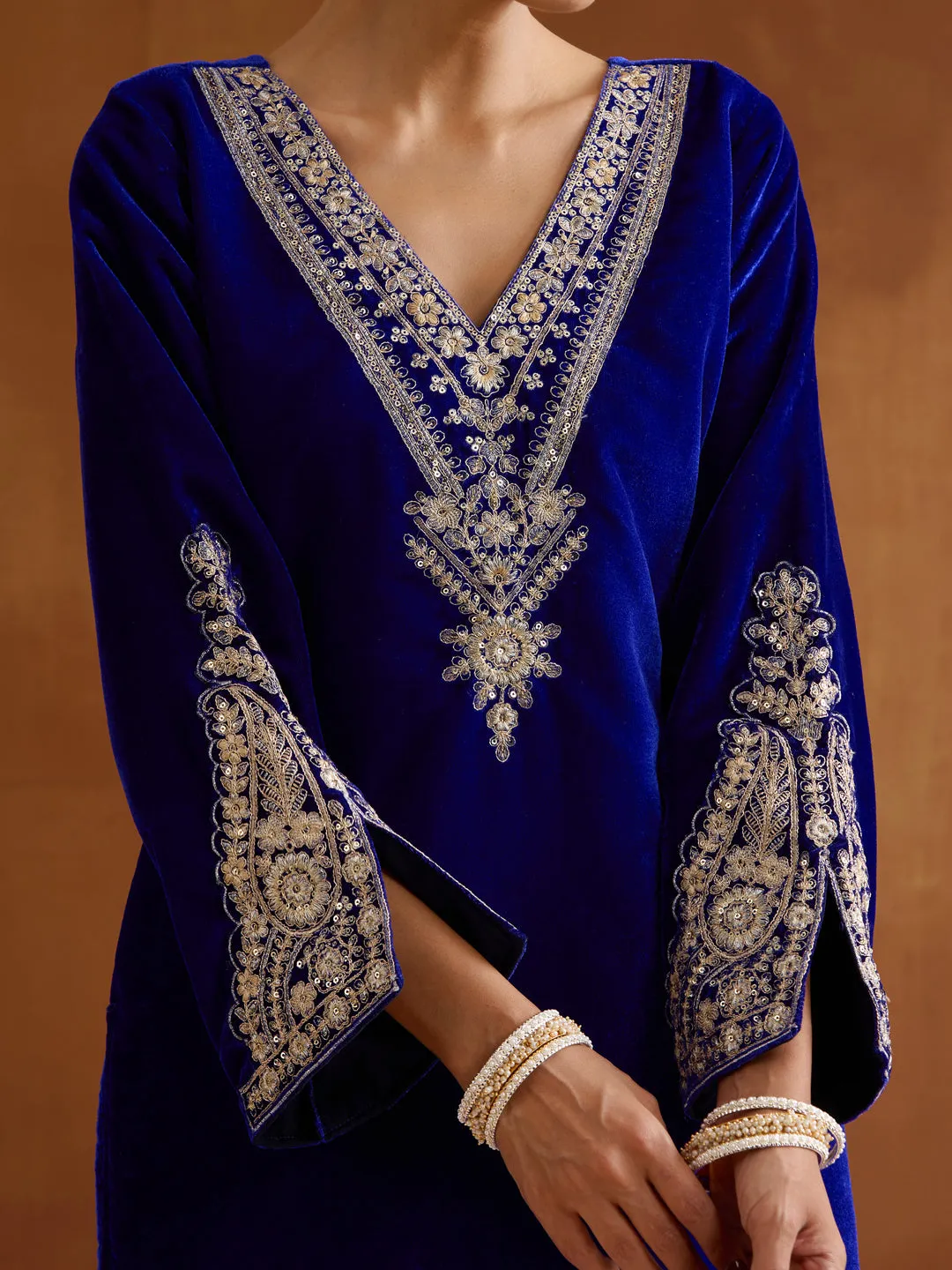 Ishin WOMEN Blue VELVET 2pcs kurta set